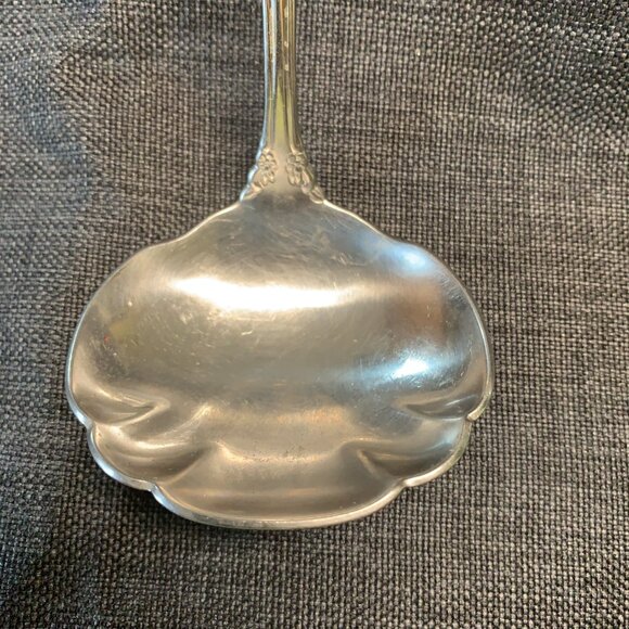 Oneida Stainless Gravy Ladle Serving Spoon Dover Pattern - Picture 3 of 8